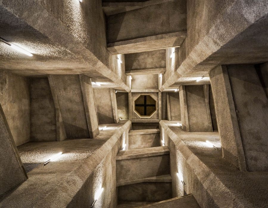 Ceiling, the Pune library