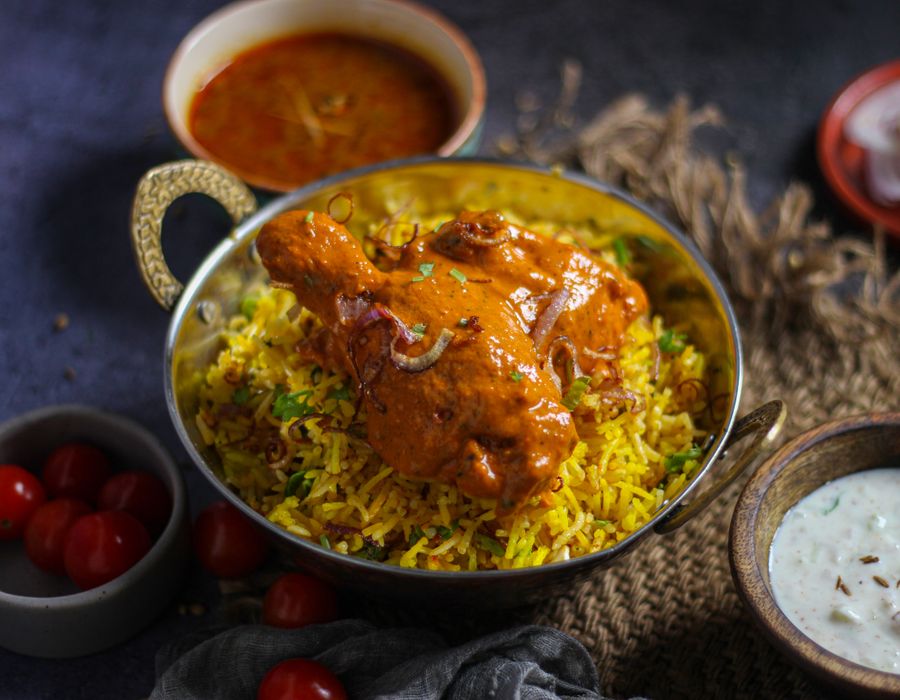 Butter chicken with rice and raita